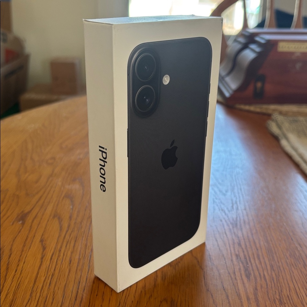 Apple iPhone 16 Box